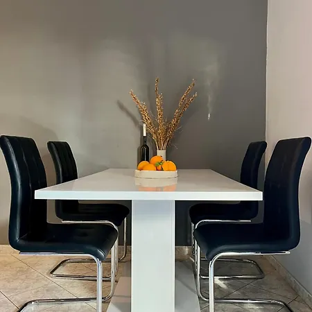 Apartment Thalia *